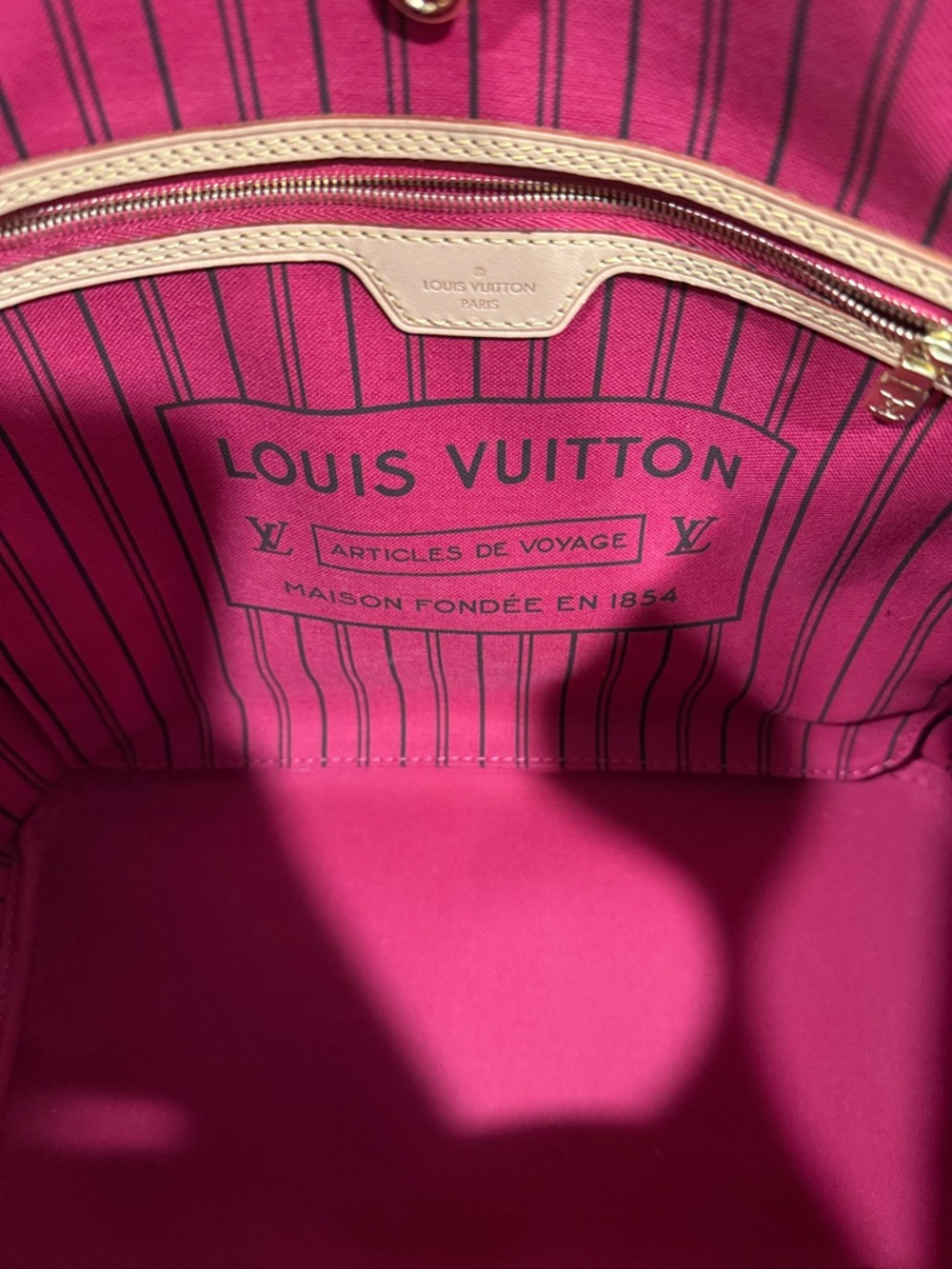 Louis Vuitton Monogram Neverfull MM - Picture 11 of 13